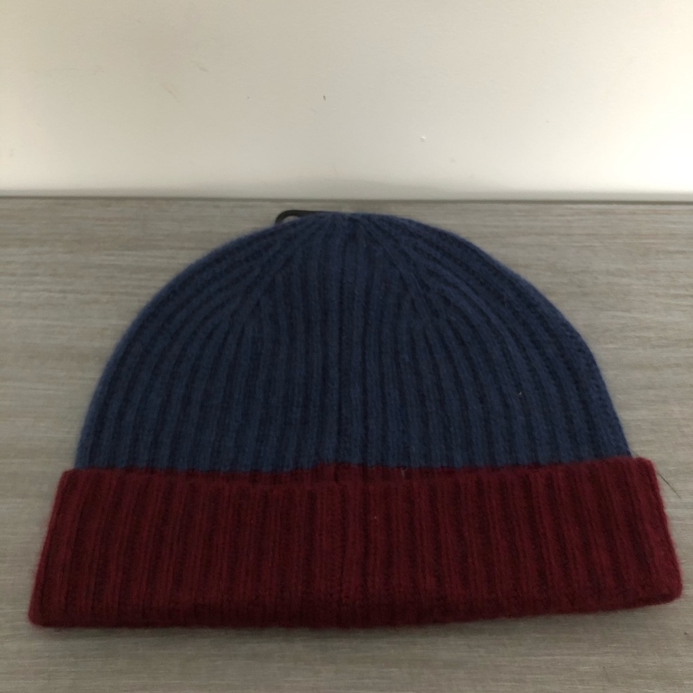 NWOT V. FRAAS 100% Cashmere Beanie